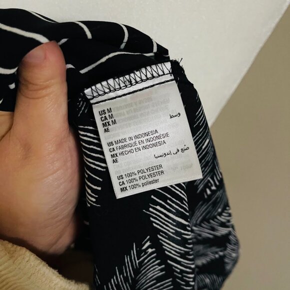 🌸 Alfani Women's Side Tie V Neck Stripe Blouse Size Medium - Picture 9 of 9